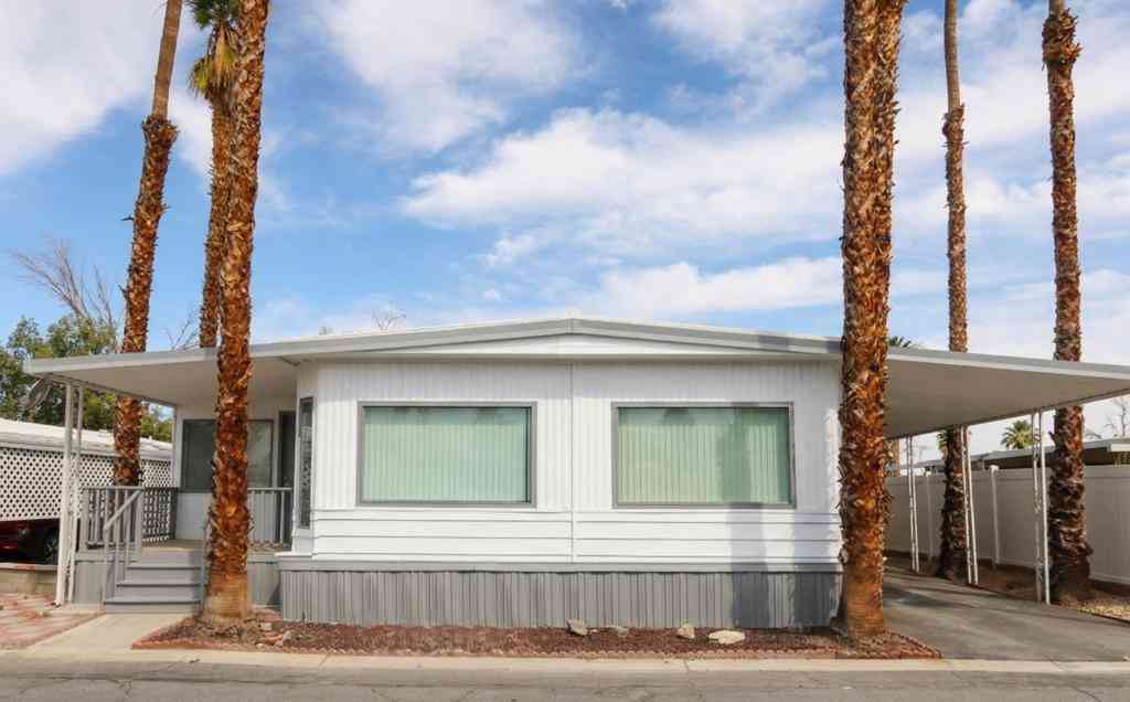 Mobile Home For Sale - 141 Calle Arriba<br/> Palm Springs, CA 92264