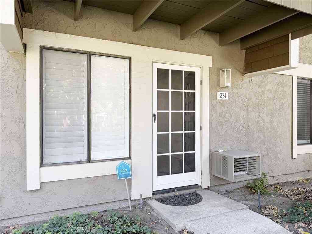 Condo For Sale - 231 Springview<br/> Irvine, CA 92620