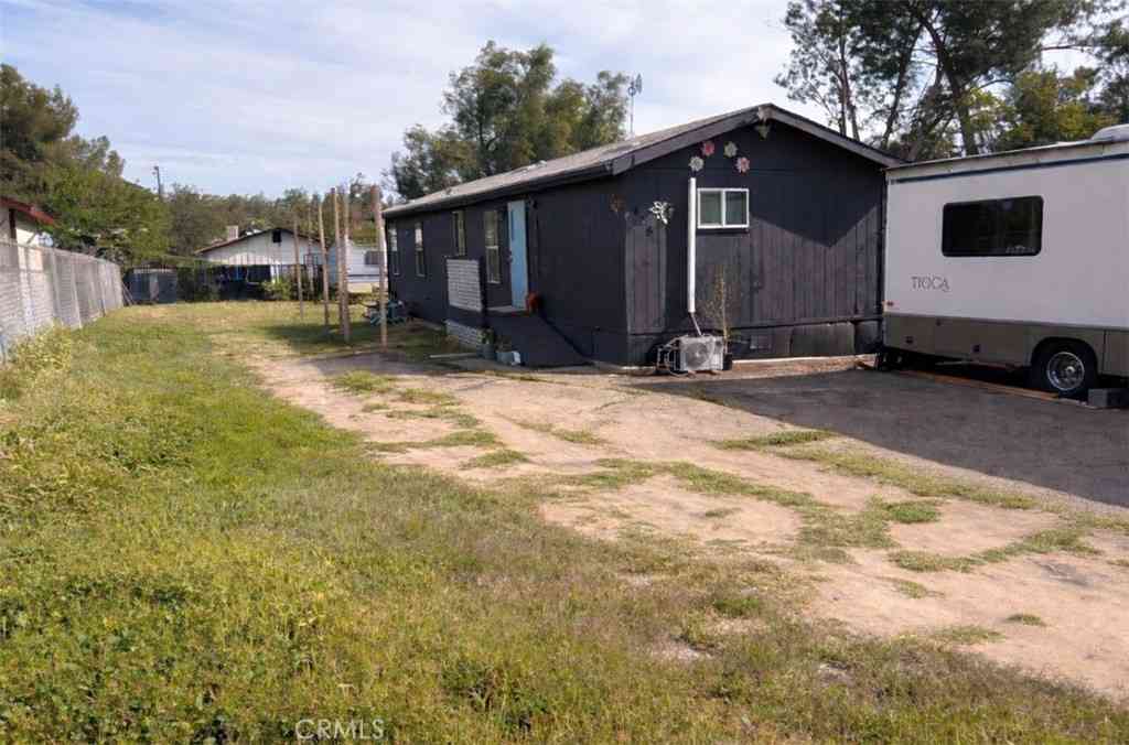 Mobile Home For Sale - 426 D Street<br/> Ramona, CA 92065