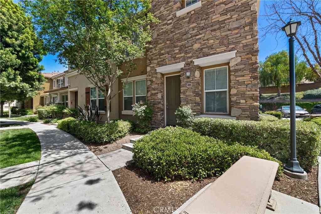 Condo For Sale - 30505 Canyon Hills Road #406<br/> Lake Elsinore, CA 92532