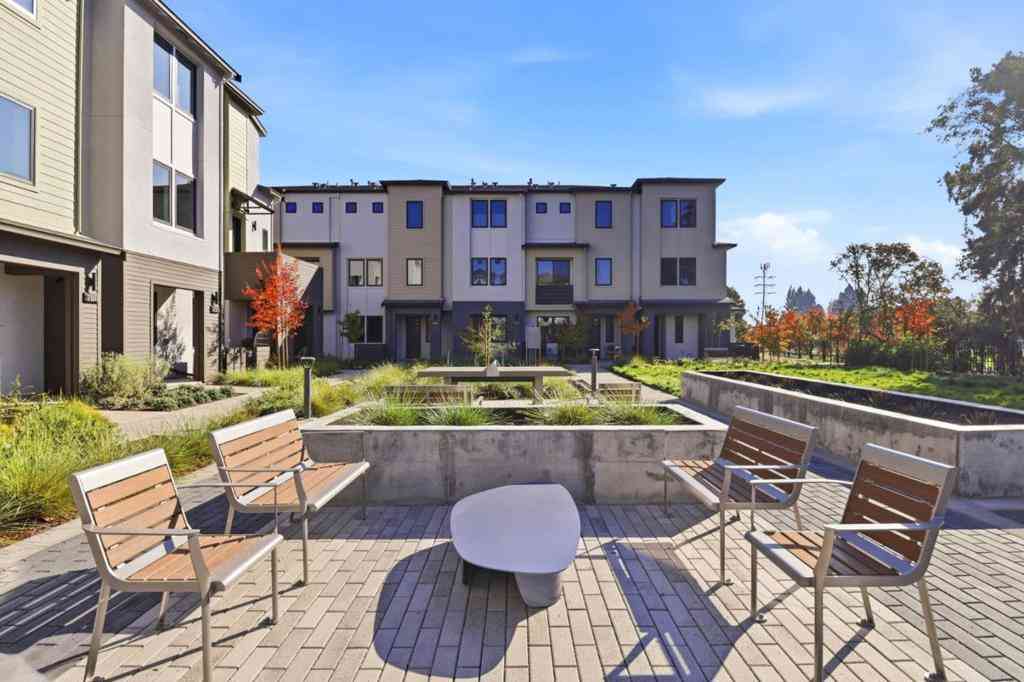 Condo For Sale - 1125 Esther Court<br/> Palo Alto, CA 94303