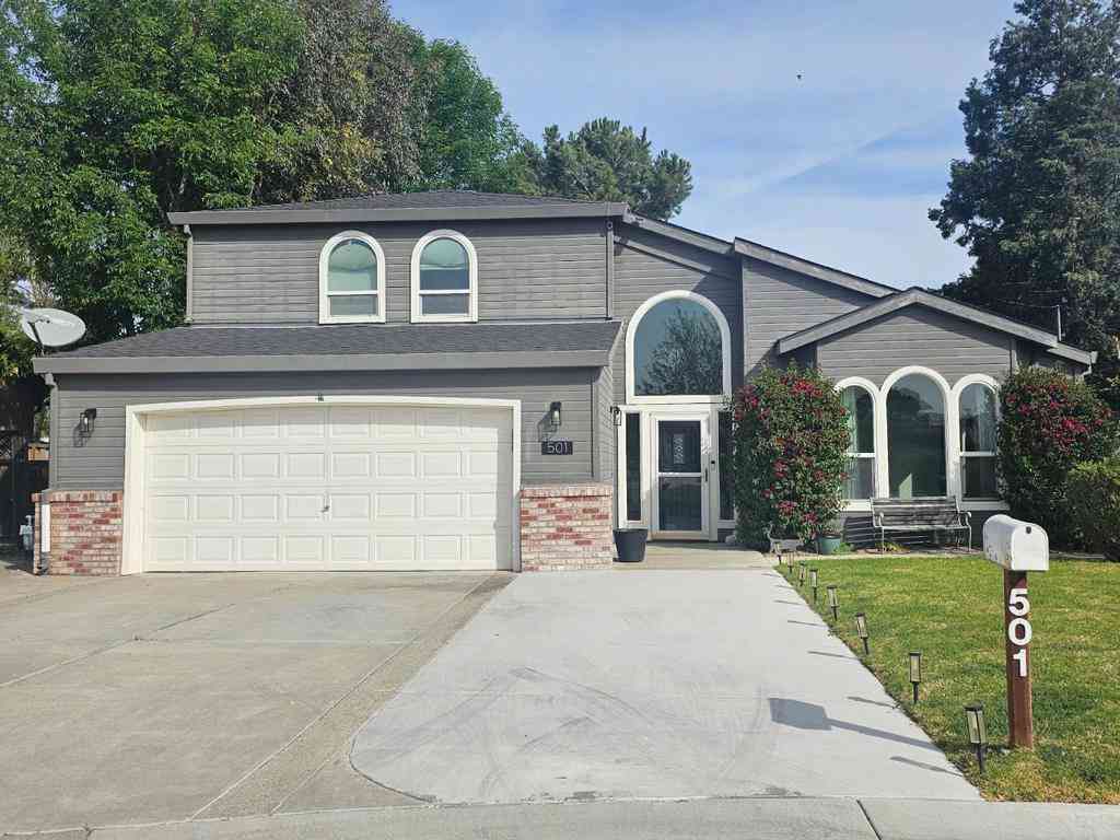 Homes For Sale - 501 Bobbys Lane<br/> Hollister, CA 95023