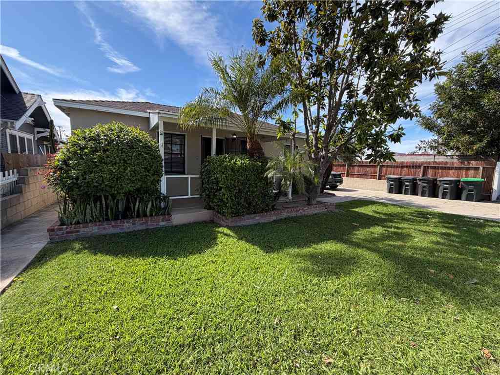 Multifamily For Rent - 126 S Batavia<br/> Orange, CA 92868