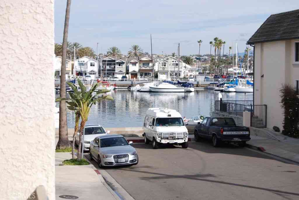 Condo For Rent - 223 20th Street<br/> Newport Beach, CA 92663