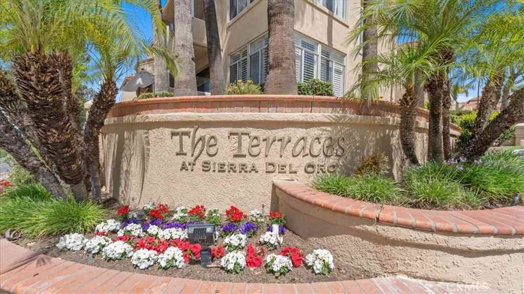 Condo For Sale - 3190 Puesta Del Sol Court #201<br/> Corona, CA 92882