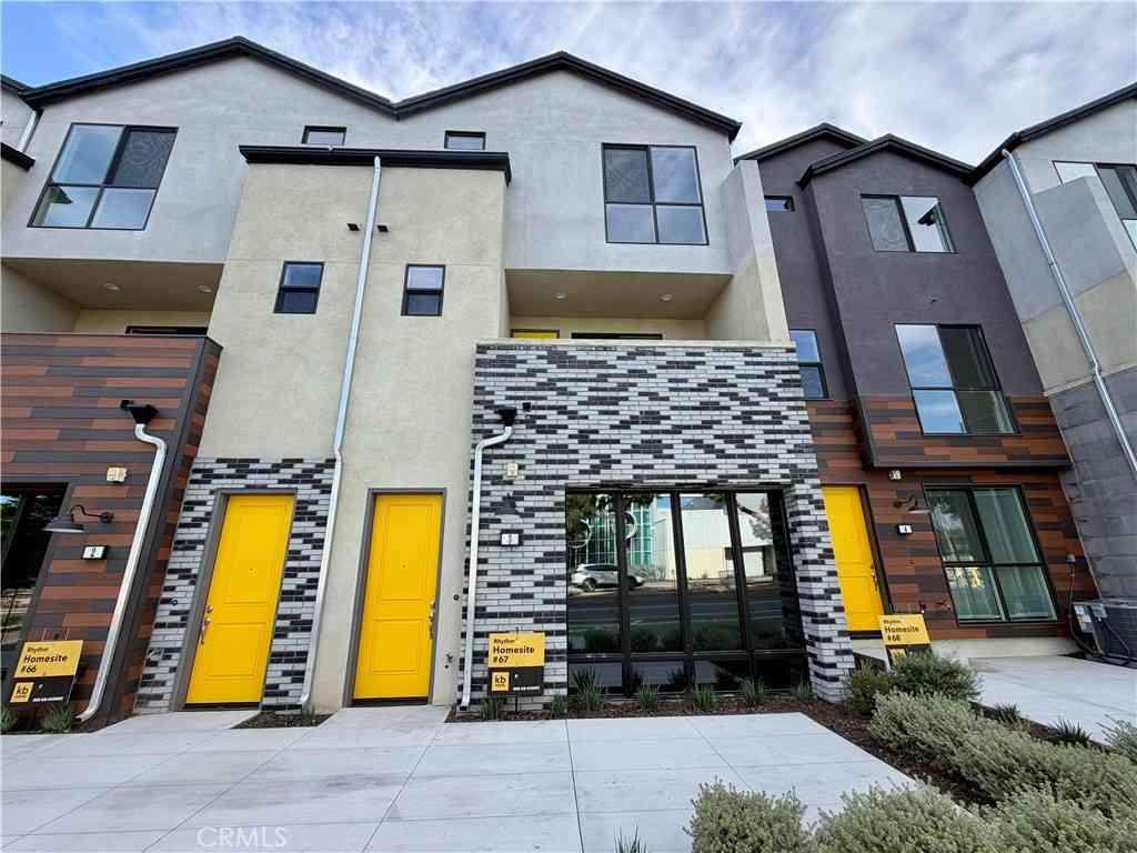Townhouse For Sale - 5876 Linden Ave #3<br/> Long Beach, CA 90805
