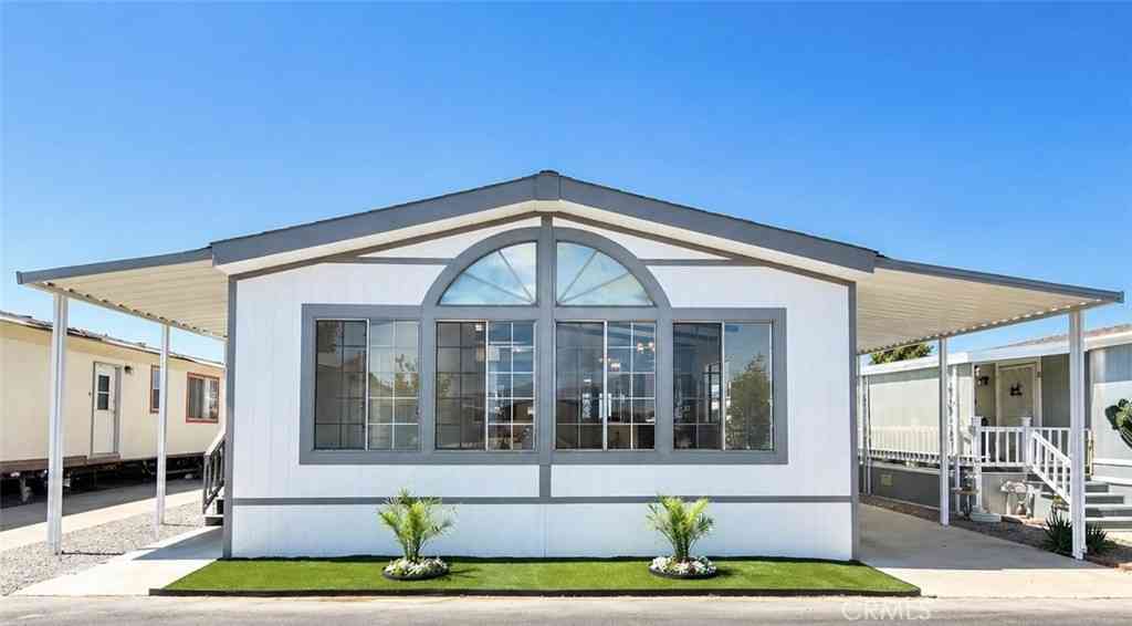 Mobile Home For Sale - 530 W Devonshire Avenue #65<br/> Riverside County, Hemet, CA 92543