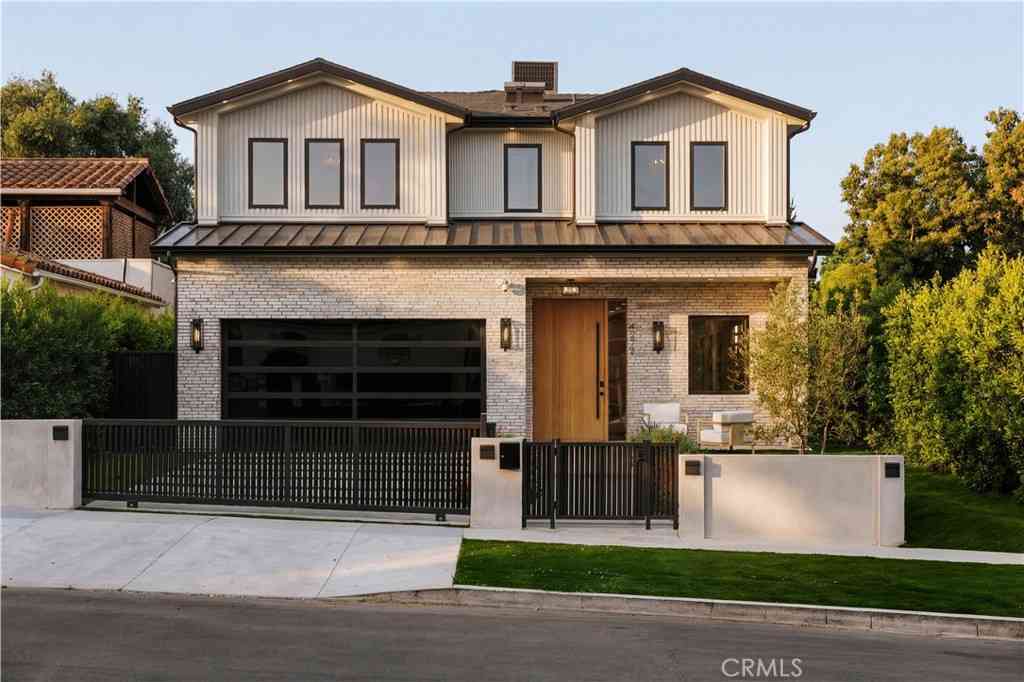 Homes For Sale - 4273 Murietta Avenue<br/> Sherman Oaks, CA 91423