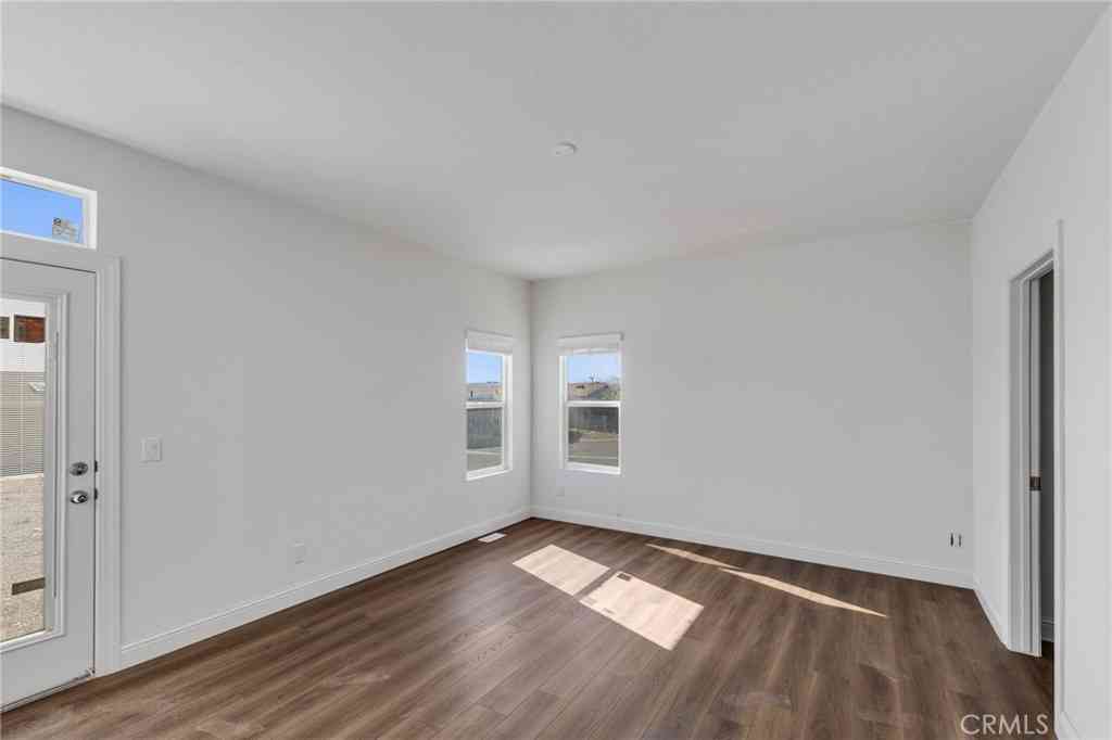 Mobile Home For Sale - 12600 Havasu Lake Road #6<br/> Needles, CA 92363