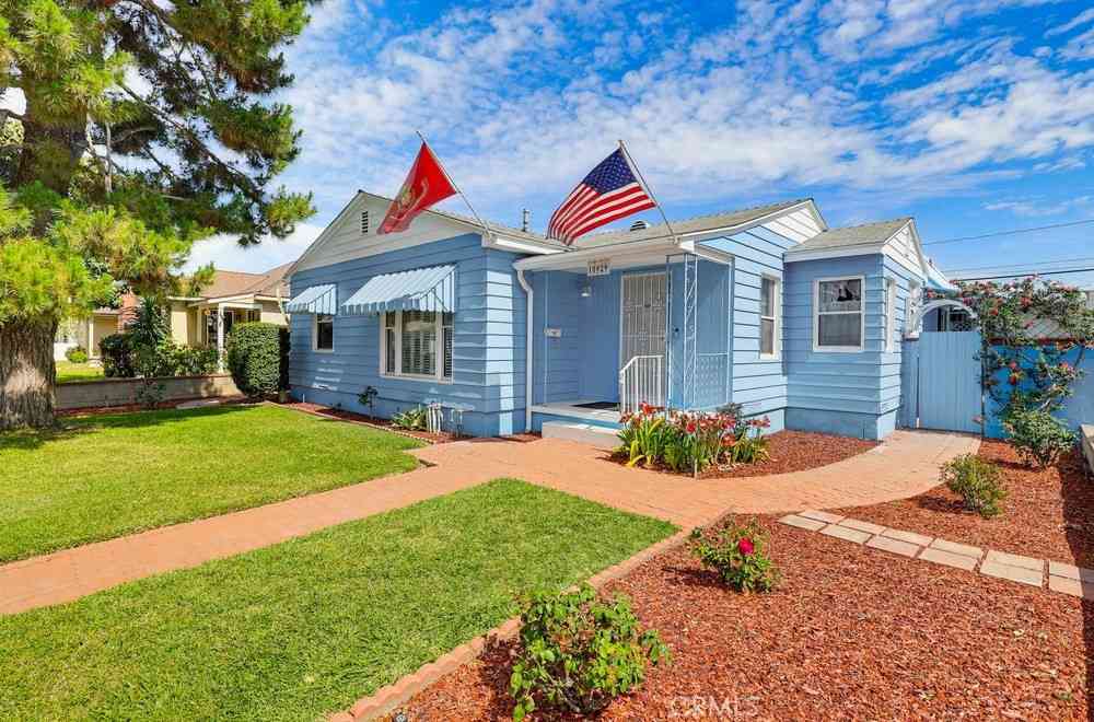 Homes For Sale - 10929 Dicky<br/> Whittier, CA 90606