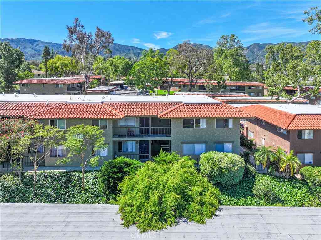 Condo For Sale - 1518 Border #G<br/> Corona, CA 92882