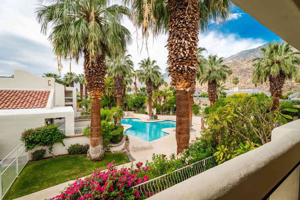 Condo For Sale - 255 E Avenida Granada #322<br/> Palm Springs, CA 92264