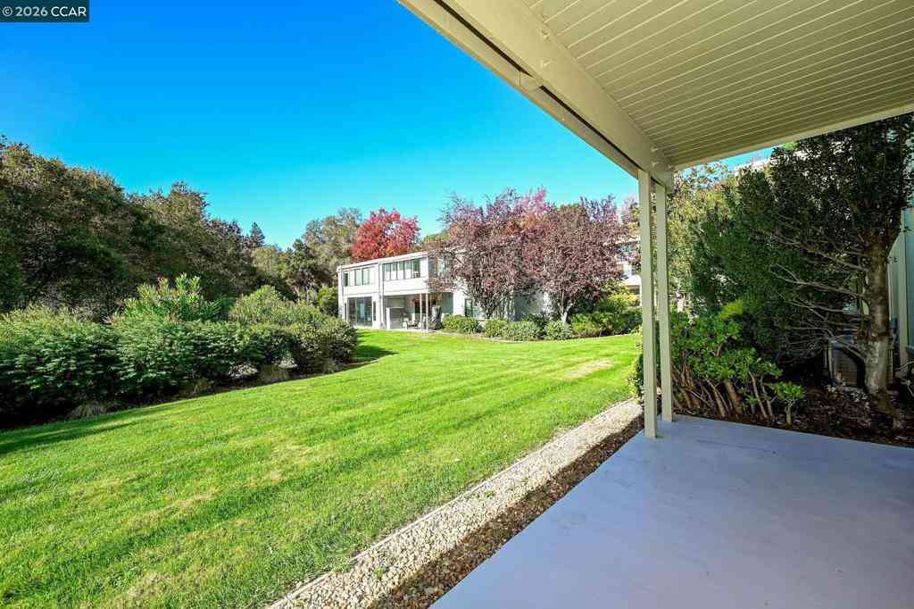 Condo For Sale - 2057 Golden Rain Rd #4<br/> Walnut Creek, CA 94595