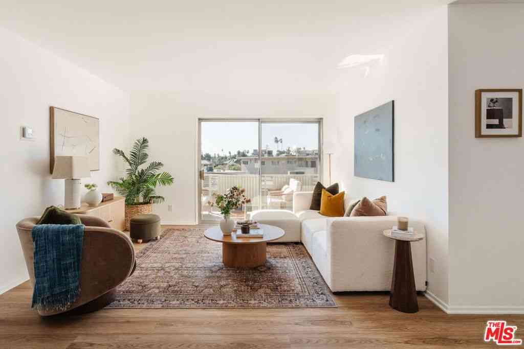 Condo For Sale - 6251 Coldwater Canyon Avenue #310<br/> Valley Glen, CA 91606