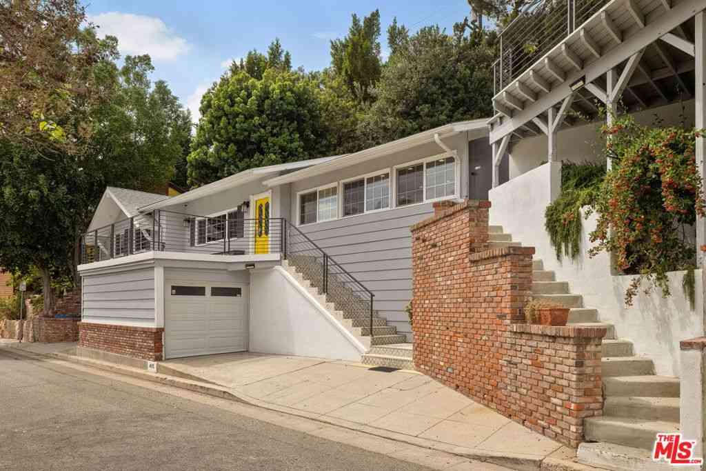 Homes For Sale - 4115 Knobhill Drive<br/> Sherman Oaks, CA 91403