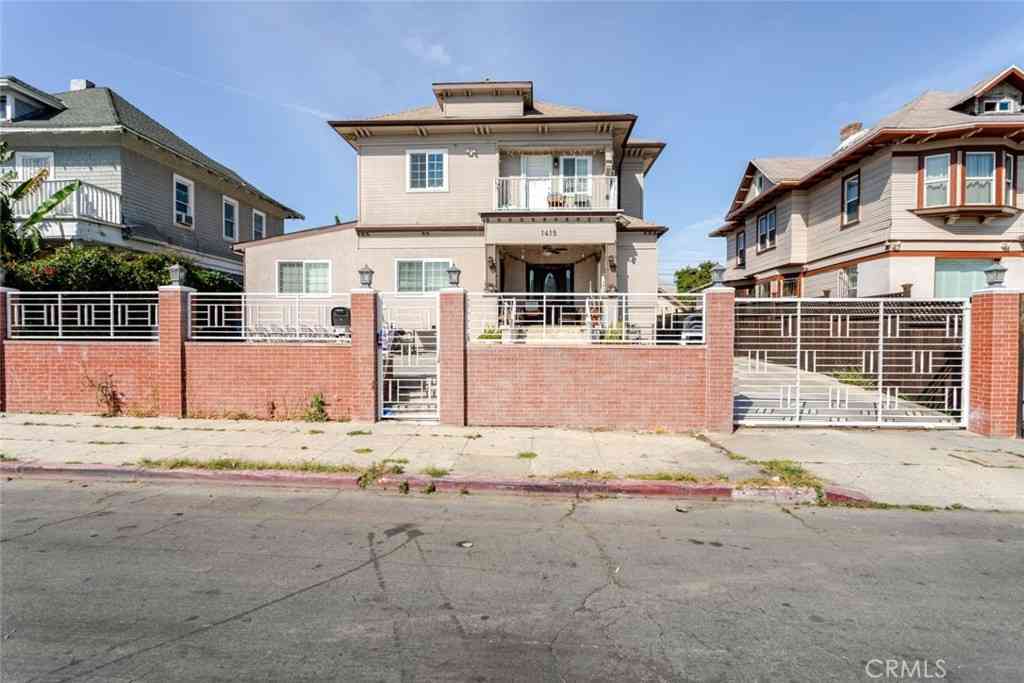 Homes For Sale - 1415 Arapahoe Street<br/> Los Angeles, CA 90006