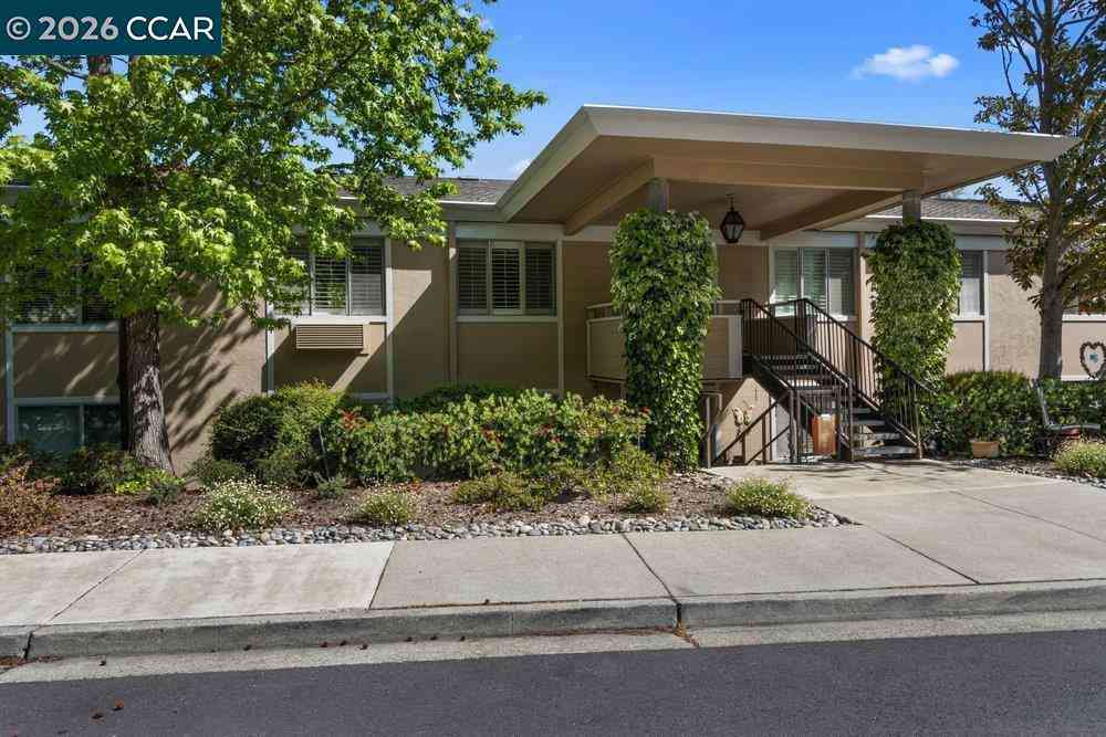 Condo For Sale - 3341 Tice Creek Dr #5<br/> Walnut Creek, CA 94595