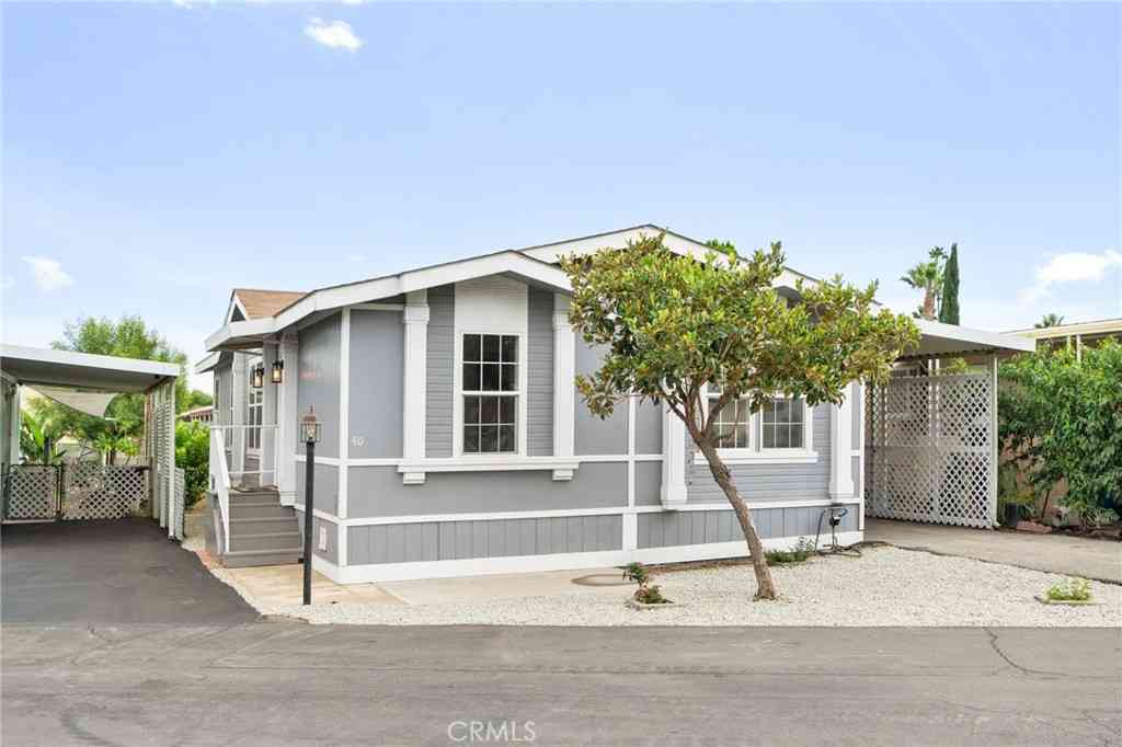Mobile Home For Sale - 32900 Riverside Drive #40<br/> Lake Elsinore, CA 92530