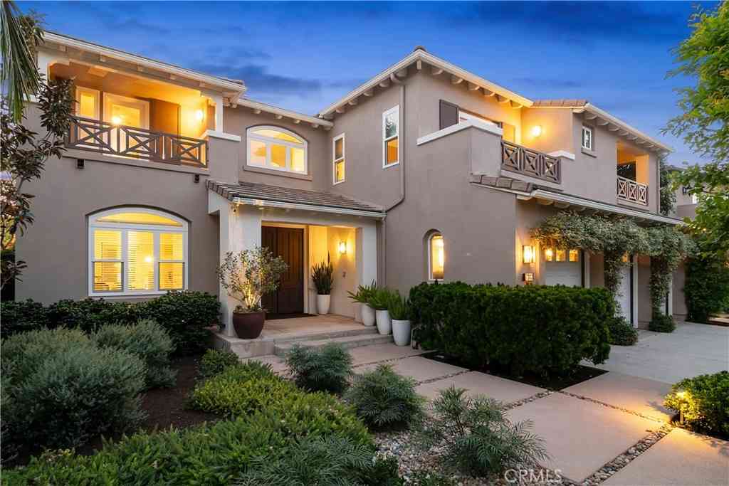 Homes For Sale - 7343 Rutherford Hill<br/> West Hills, CA 91307