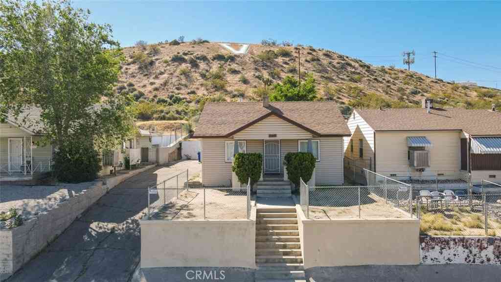 Homes For Sale - 15461 Hesperia Road<br/> Victorville, CA 92395