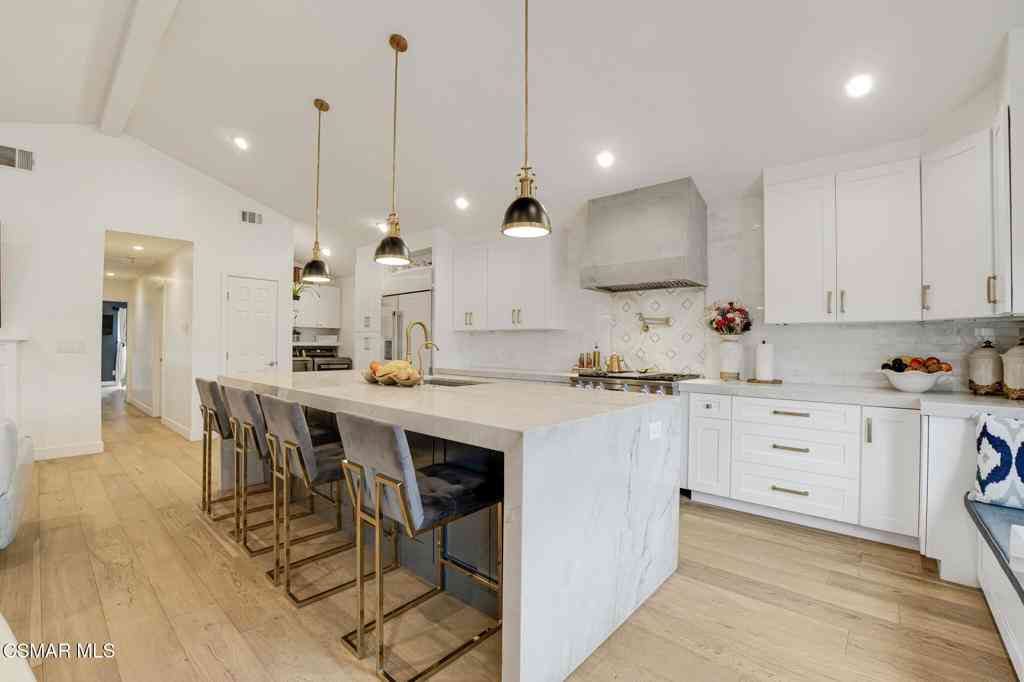 Mobile Home For Sale - 152 Via Rosal<br/> Camarillo, CA 93012