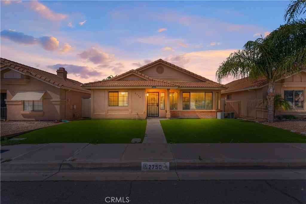 Homes For Sale - 2750 La Paz<br/> Hemet, CA 92545