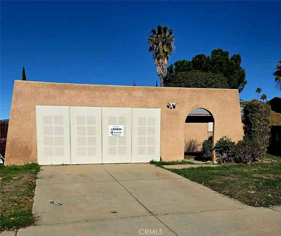 Homes For Sale - 24638 Hemlock Avenue<br/> Moreno Valley, CA 92557