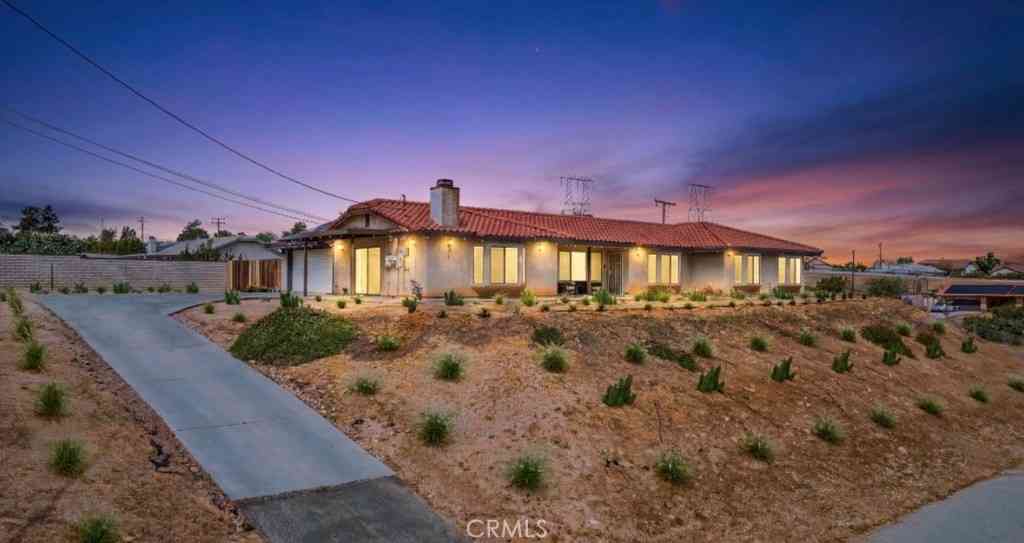 Homes For Sale - 8058 Gaylop<br/> Hesperia, CA 92345