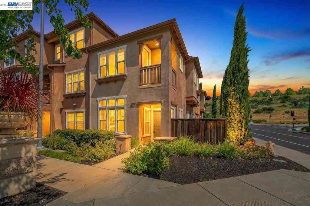 Condo For Sale - 3651 Branding Iron Pl<br/> Dublin, CA 94568