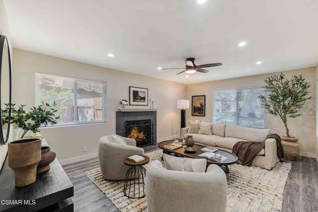 Condo For Sale - 1137 Bright Glen Circle<br/> Ventura County, Westlake Village, CA 91361