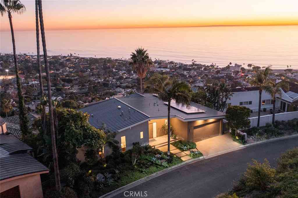 Homes For Sale - 1238 Anacapa Way<br/> Laguna Beach, CA 92651