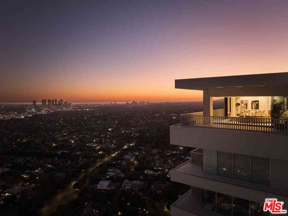 Condo For Sale - 9255 Doheny Road #PH<br/> West Hollywood, CA 90069