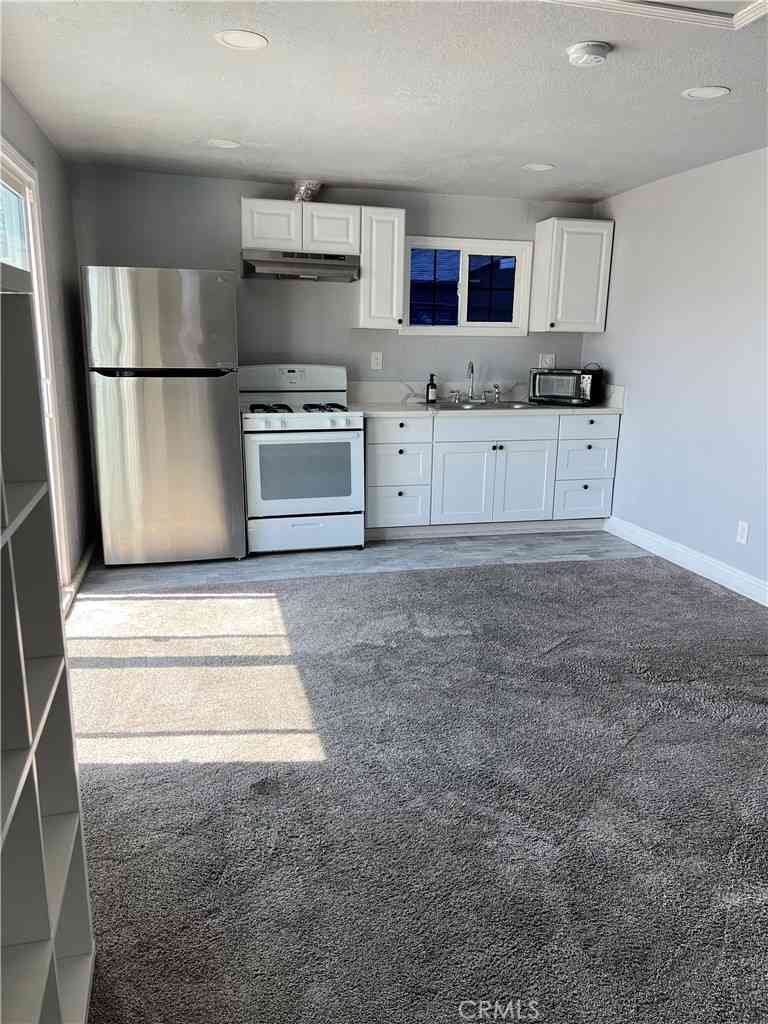 Homes For Rent - 7068 Calvin Avenue<br/> Reseda, CA 91335
