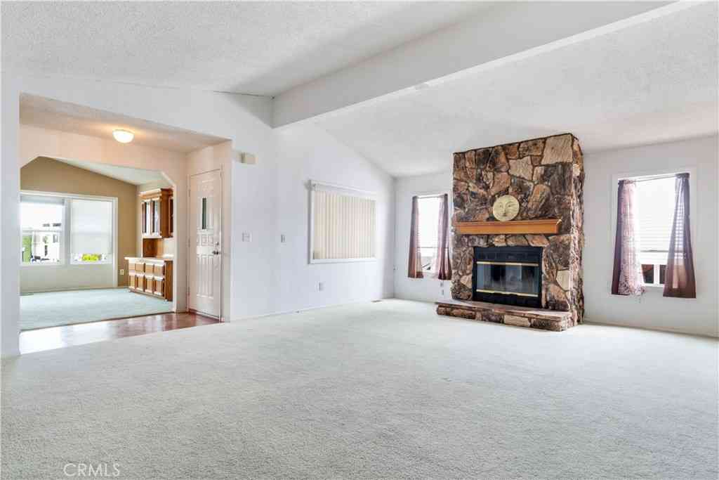 Mobile Home For Sale - 5001 Florida Avenue #724<br/> Hemet, CA 92545
