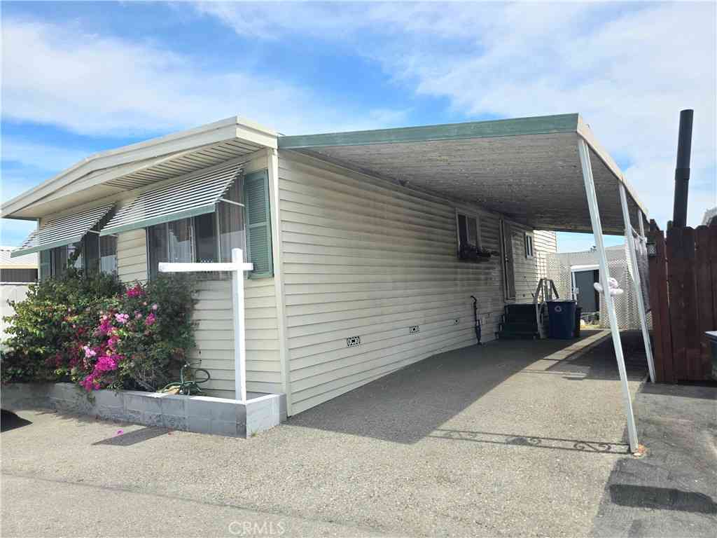 Mobile Home For Sale - 6257 E Golden Sands Drive #263<br/> Long Beach, CA 90803