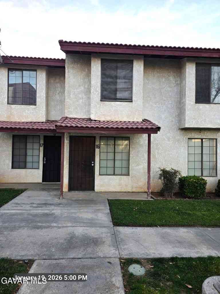 Townhouse For Sale - 38550 22nd E #16<br/> Palmdale, CA 93550
