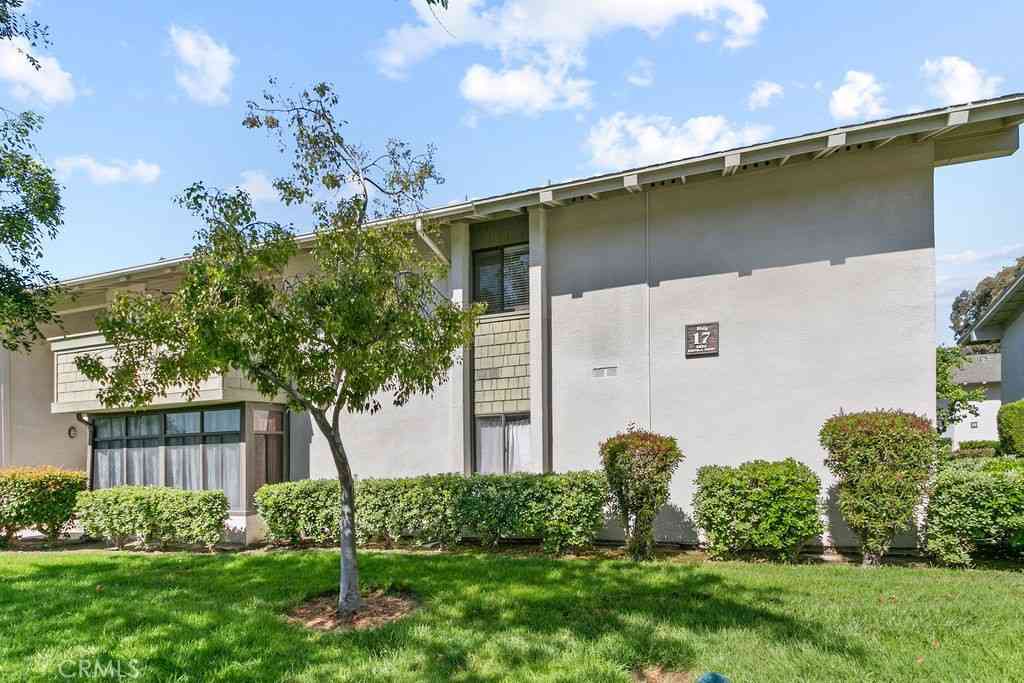 Condo For Sale - 8633 Portola Court #17E<br/> Huntington Beach, CA 92646
