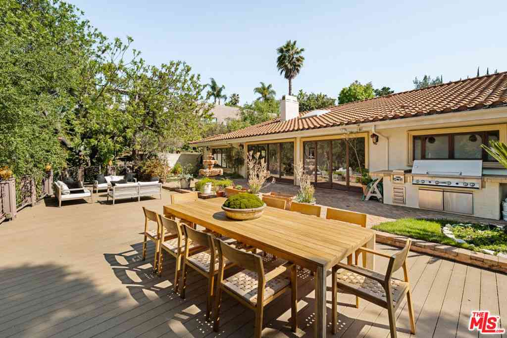Homes For Sale - 11411 Dona Lola Drive<br/> Studio City, CA 91604