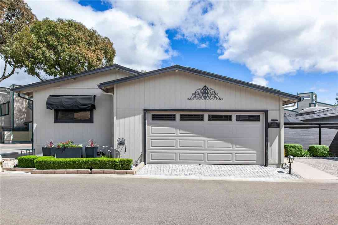 Mobile Home For Sale - 1000 Stephanie Drive<br/> San Luis Obispo, CA 93405