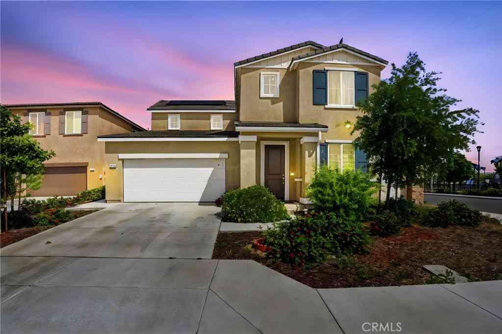 Homes For Sale - 15688 Hercules Lane<br/> Moreno Valley, CA 92551