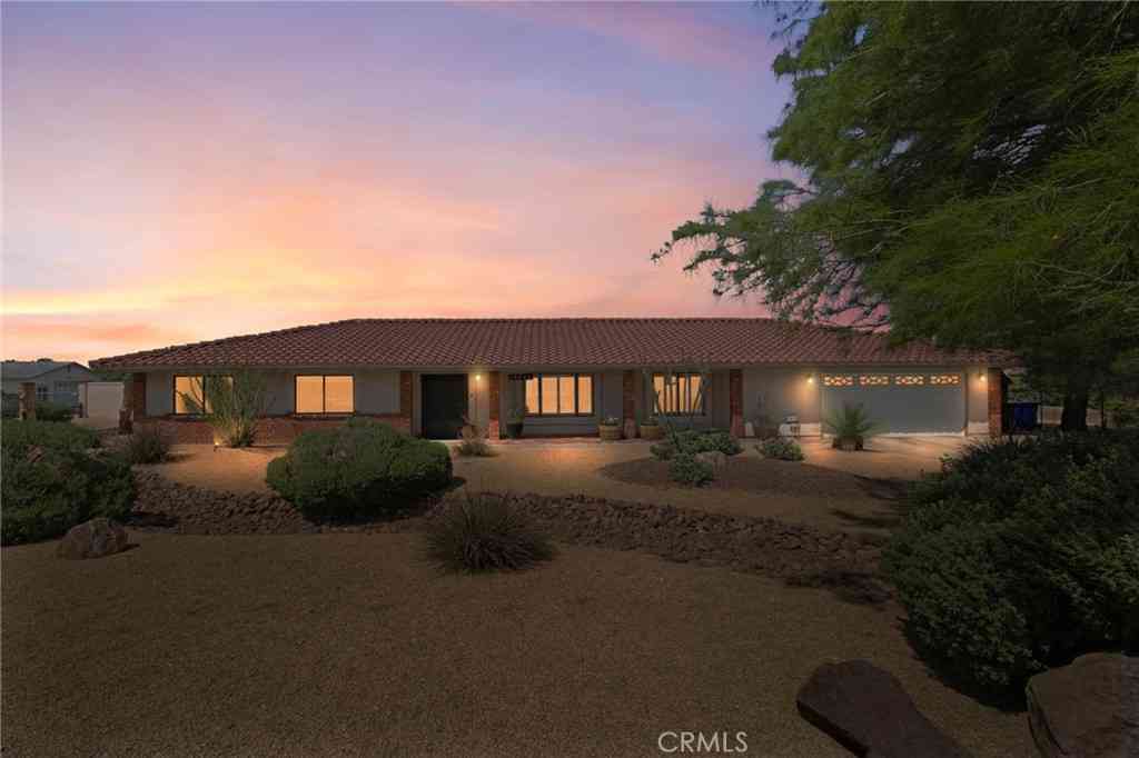 Homes For Sale - 19240 Tonkawan<br/> Apple Valley, CA 92307