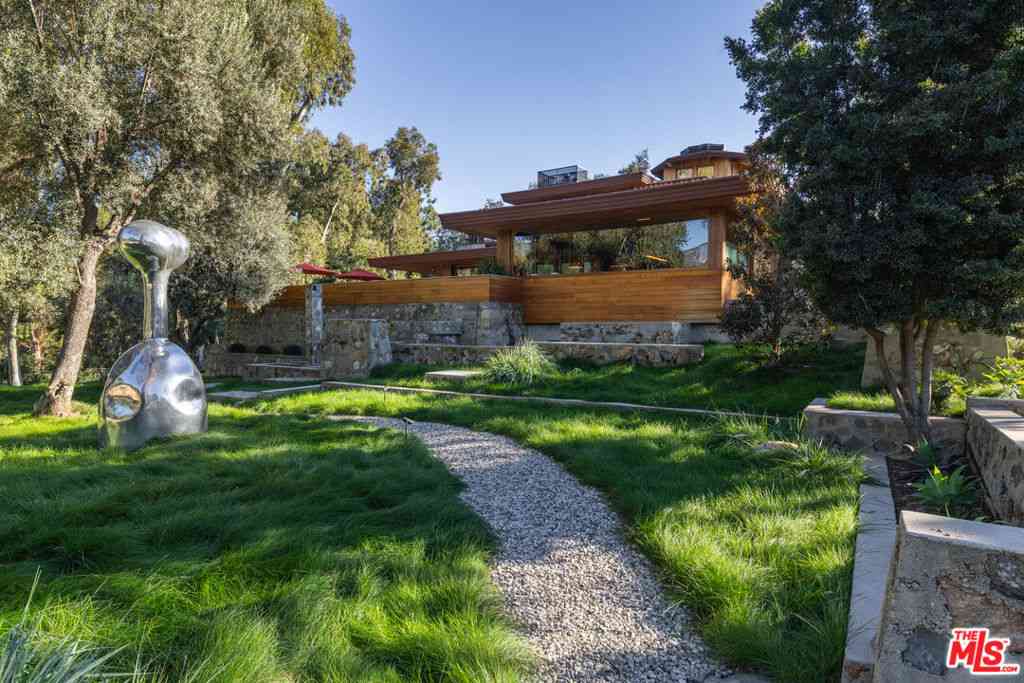 Homes For Sale - 126 Summit Road<br/> Los Angeles County, La Verne, CA 91750