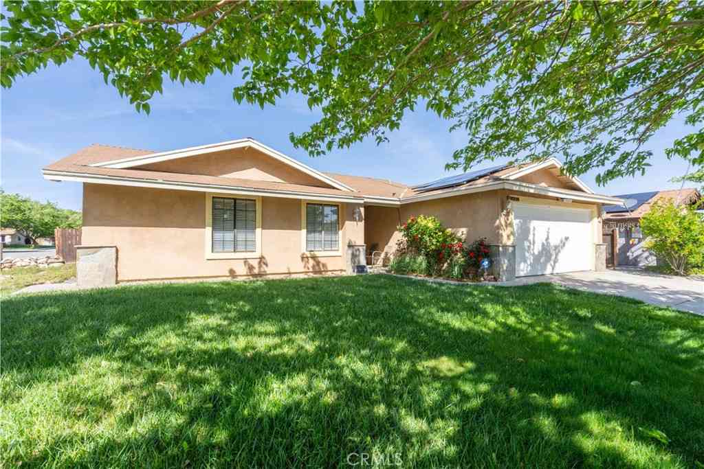 Homes For Sale - 37255 E 28th E<br/> Palmdale, CA 93550