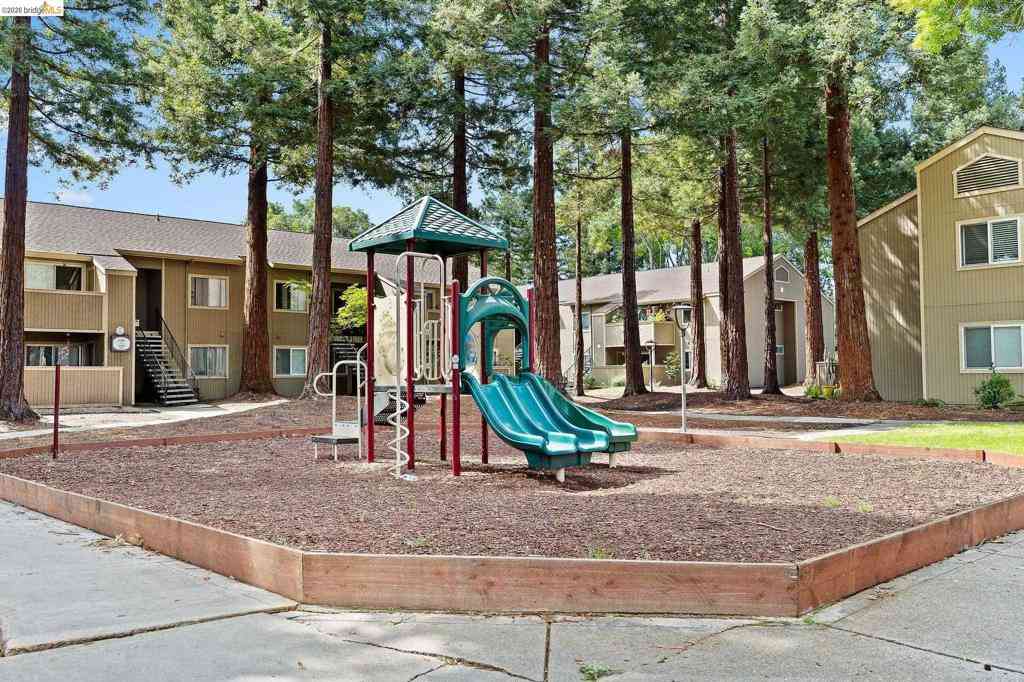 Condo For Sale - 3291 Foxtail<br/> Fremont, CA 94536