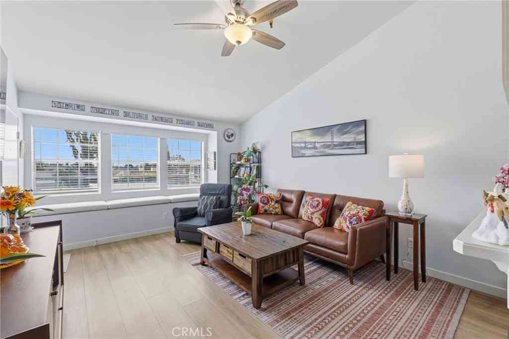 Condo For Sale - 701 S Hayward #18<br/> Anaheim, CA 92804