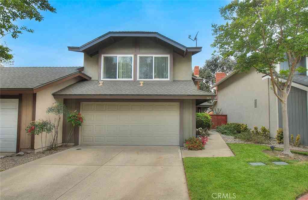 Townhouse For Sale - 845 Tucson Court<br/> San Dimas, CA 91773