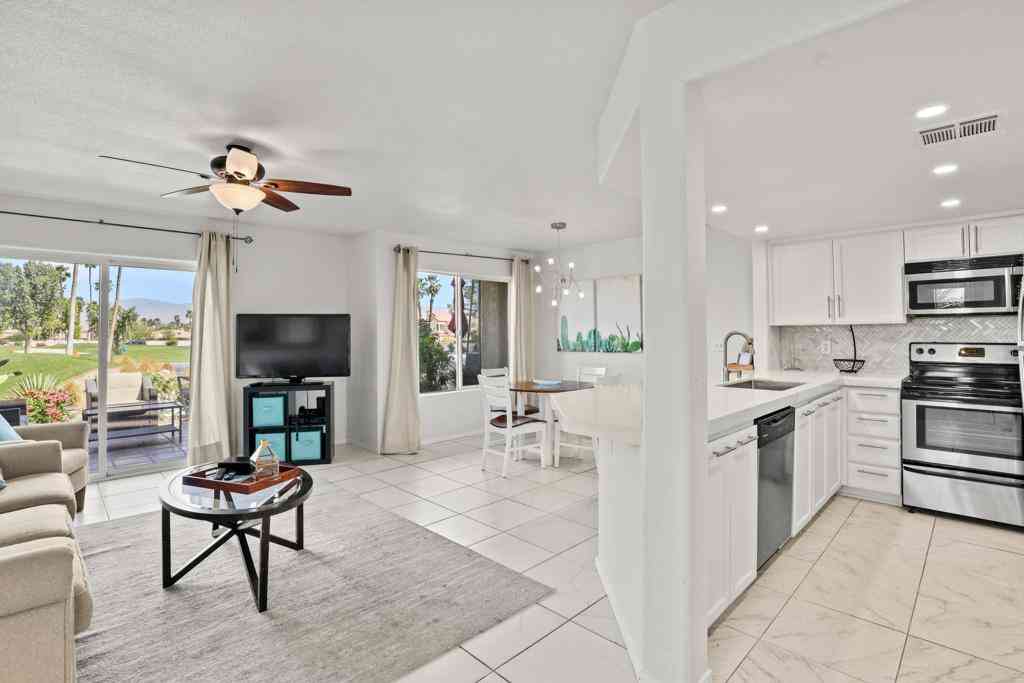 Condo For Sale - 78477 Magenta Drive<br/> La Quinta, CA 92253