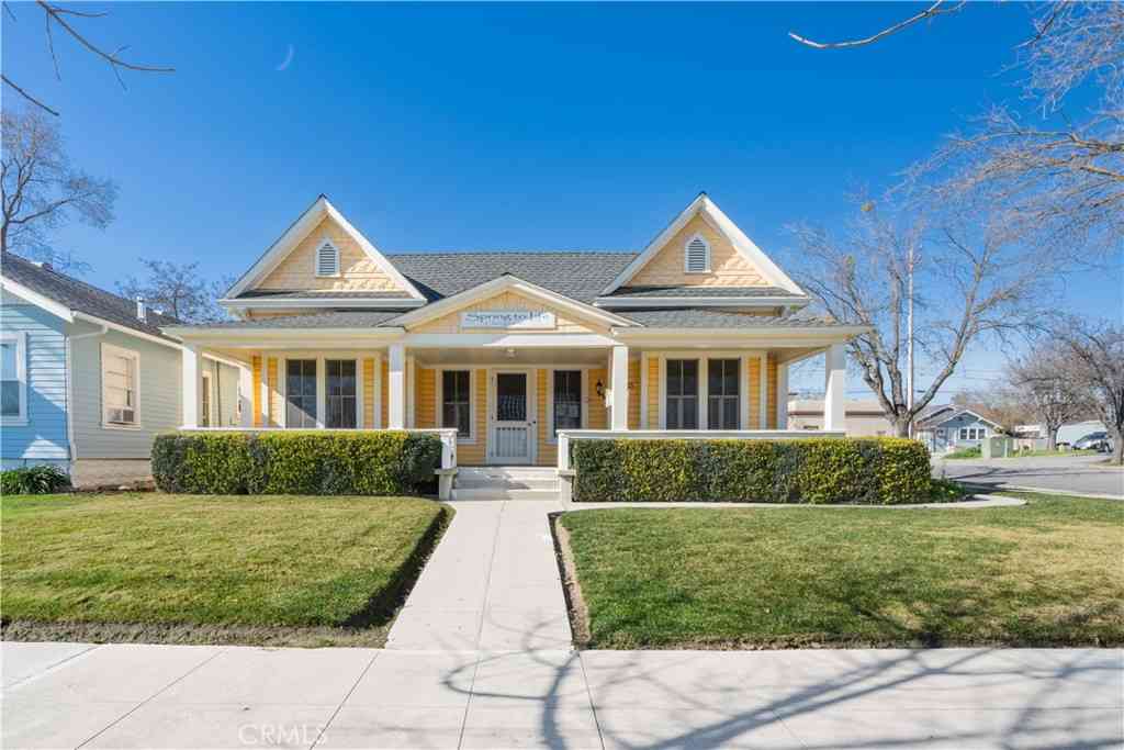Homes For Sale - 1545 Park Street<br/> Paso Robles, CA 93446