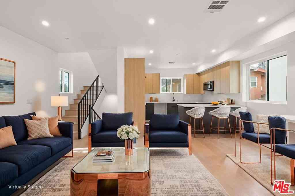 Condo For Rent - 913 N Hobart Boulevard<br/> Los Angeles, CA 90029