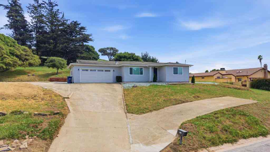 Homes For Sale - 10867 Assisi Way<br/> Monterey County, Salinas, CA 93907